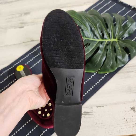 Kenneth Cole Reaction Wyatt Gold Stud Velvet Mules Size 9 - Picture 3 of 6